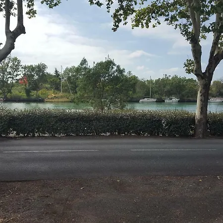 Maison De 2 A 6 Personnes Au Bord De L'herault